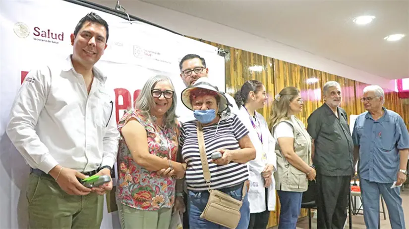Otorgan lentes sin costo a personas vulnerables en Baja Calfornia Sur. Foto: Cortesía