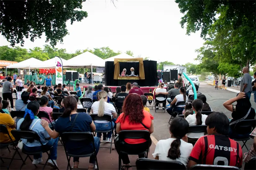 Obras de teatro y la Payasita Fifí conquistan a niños y adultos en el Parque Culiacán 87. Foto: Ayuntamiento de Culiacán