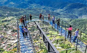 ¿Te atreverías a caminar sobre el Mirador de Cristal en Oaxaca?