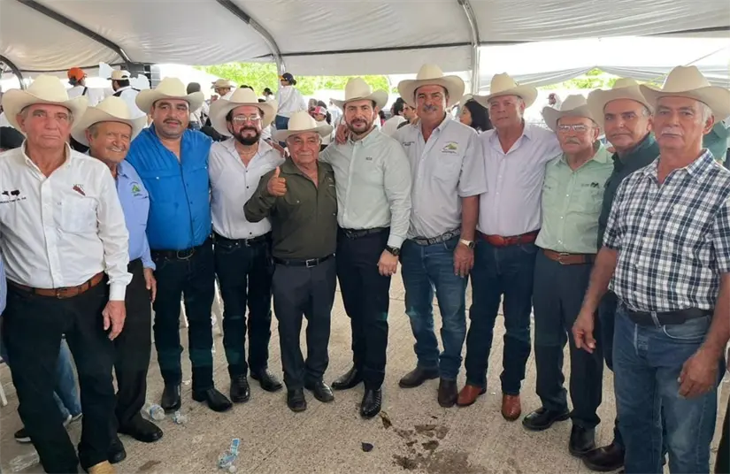 Productores sinaloenses celebran la llegada de créditos blandos que facilitarán la modernización de sus unidades de producción.