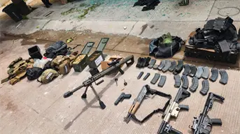 Tras enfrentamiento en La Conquista, Culiacán, autoridades decomisan arsenal y autos