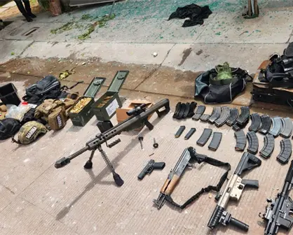 Tras enfrentamiento en La Conquista, Culiacán, autoridades decomisan arsenal y autos