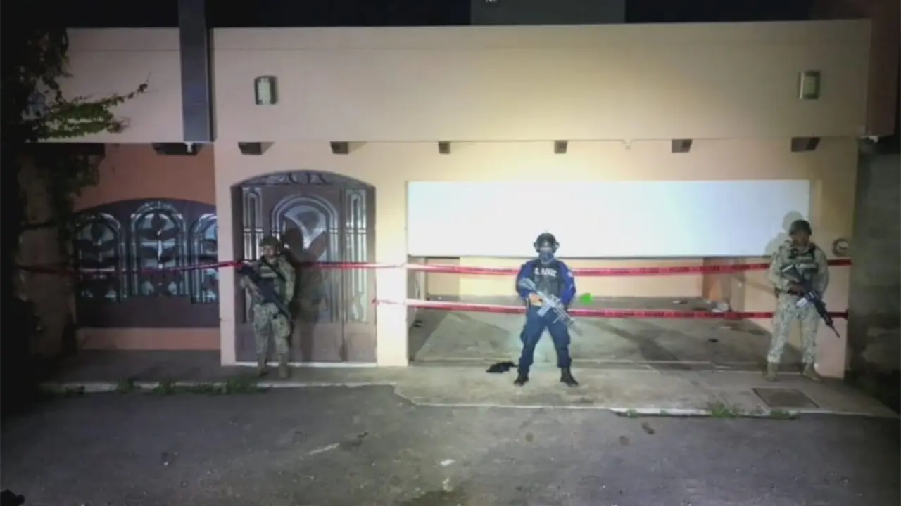 Elementos del Ejército Mexicano encontraron 10 artefactos explosivos improvisados en un domicilio de la colonia Pedregal del Humaya.