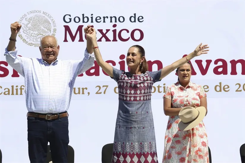 Sheinbaum junto al gobernador de Baja California, Víctor Manuel Castro. Foto: Presidencia