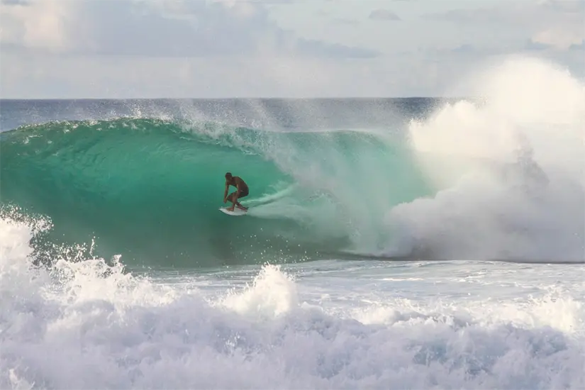 Conoce los mejores lugares para surfear en Baja California Sur. Foto: Unsplash. 