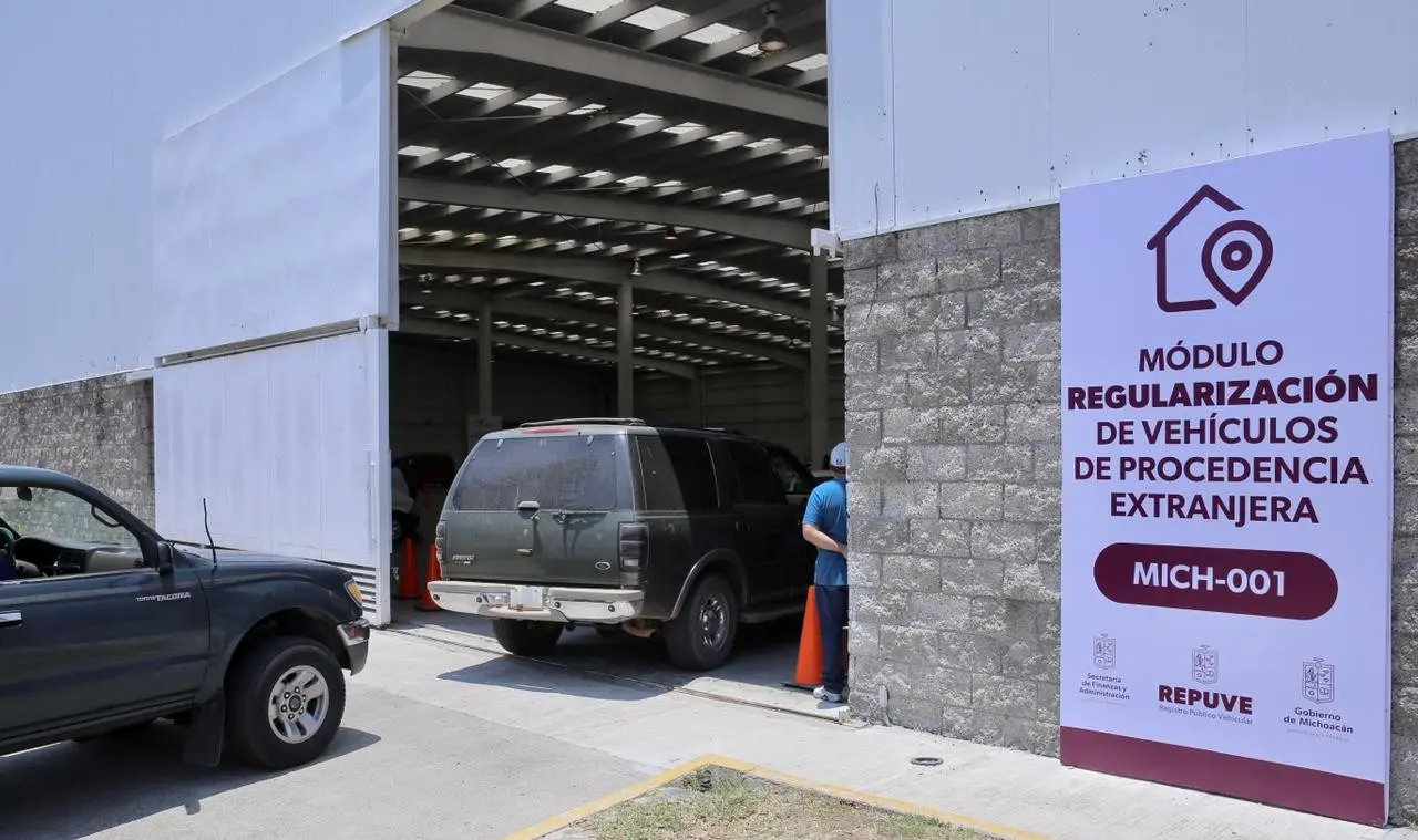 Pausan lae regularización de vehículos extranjeros en México. Foto: Cortesía