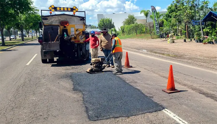 Vialidades más seguras en Culiacán gracias a trabajos de rehabilitación. Foto: Ayuntamiento de Culiacán
