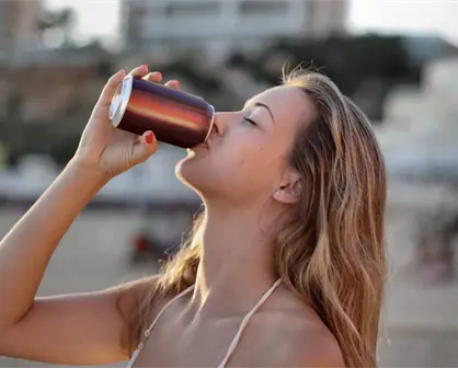 Diputados aprueban prohibir venta de bebidas energéticas a menores: ¿Cuándo entra en vigor?
