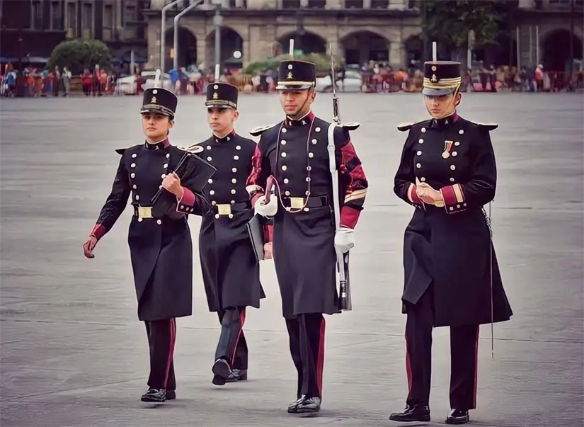 Hendrik Manuel Méndez Corrales nos recuerda que el verdadero honor no reside solo en portar un uniforme, sino en vivir cada día con entrega, integridad y pasión por la Patria que nos vio nacer. Foto: Cortesía/TBN