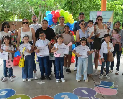 Niños y niñas en la colonia 22 de Diciembre en Culiacán inspiran paz y felicidad con ukelele, cuentos y un arte lleno de magia e ilusión