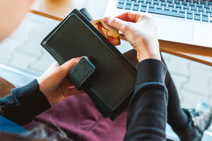El pago puede realizarse completamente en línea. Foto: Pixabay. 