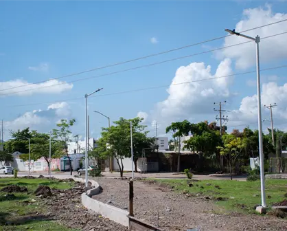Con Sendero de la Paz iluminan el bulevar Agricultores y llenan de luz a Culiacán