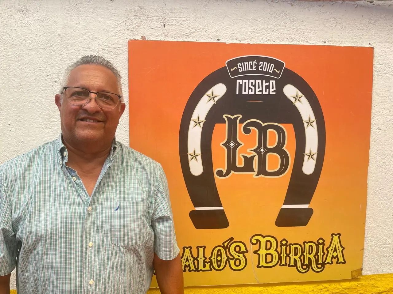 Gerardo Rosete Ramírez ofrece en Lalo´s Birria una deliciosa opción para desayunar en Mazatlán