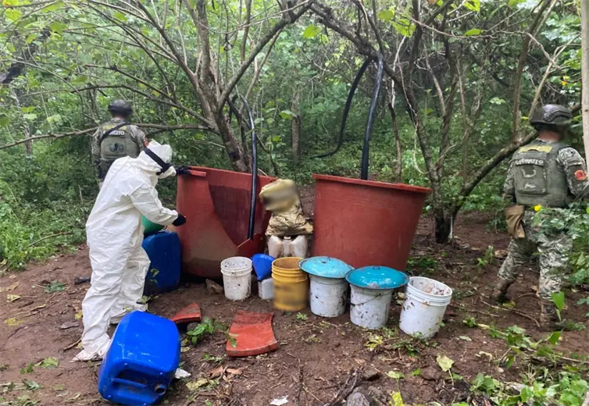 Sustancias químicas aseguradas en operativos en Sinaloa. Foto: SSPC