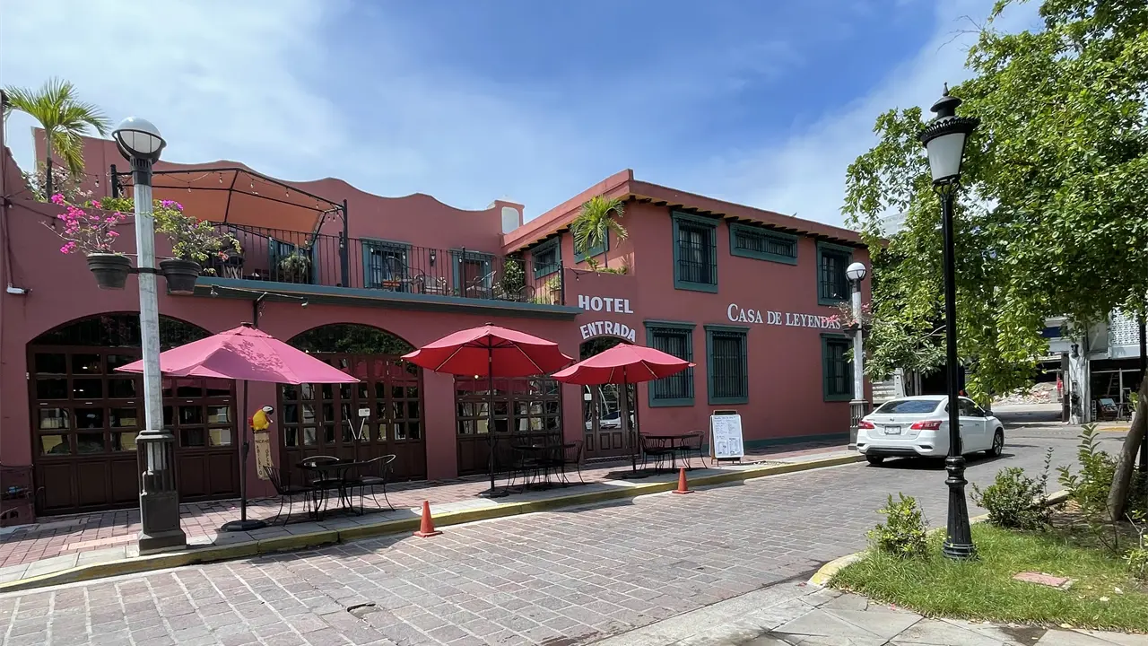 El Hotel Boutique Casa de Leyendas está ubicado a una cuadra de Olas Altas y frente al Museo de Arte de Mazatlán