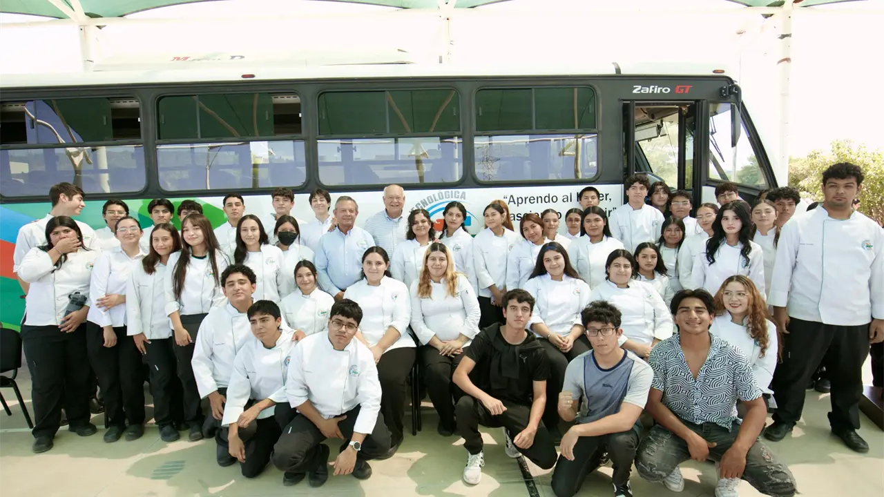 Cocinas, invernadero y autobús: así fortalece Castro Cosío la UTLP en Baja California Sur