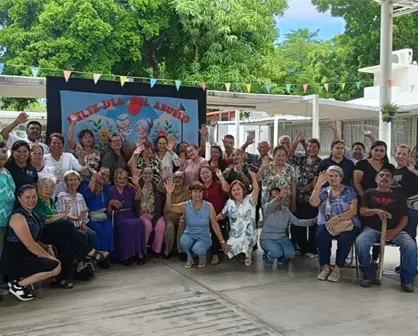 Honran la sabiduría y alegría de abuelitos del CDI No. 2 DIF Sinaloa