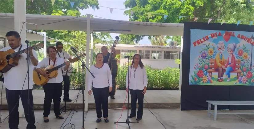 Una jornada de música, diversión y reconocimiento para los abuelitos del CDI No. 2. DIF Sinaloa. Foto: Cortesía/TBN