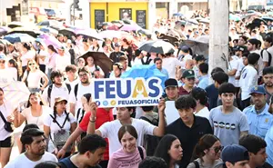 UAS recuerda el 2 de octubre: estudiantes marchan en Culiacán