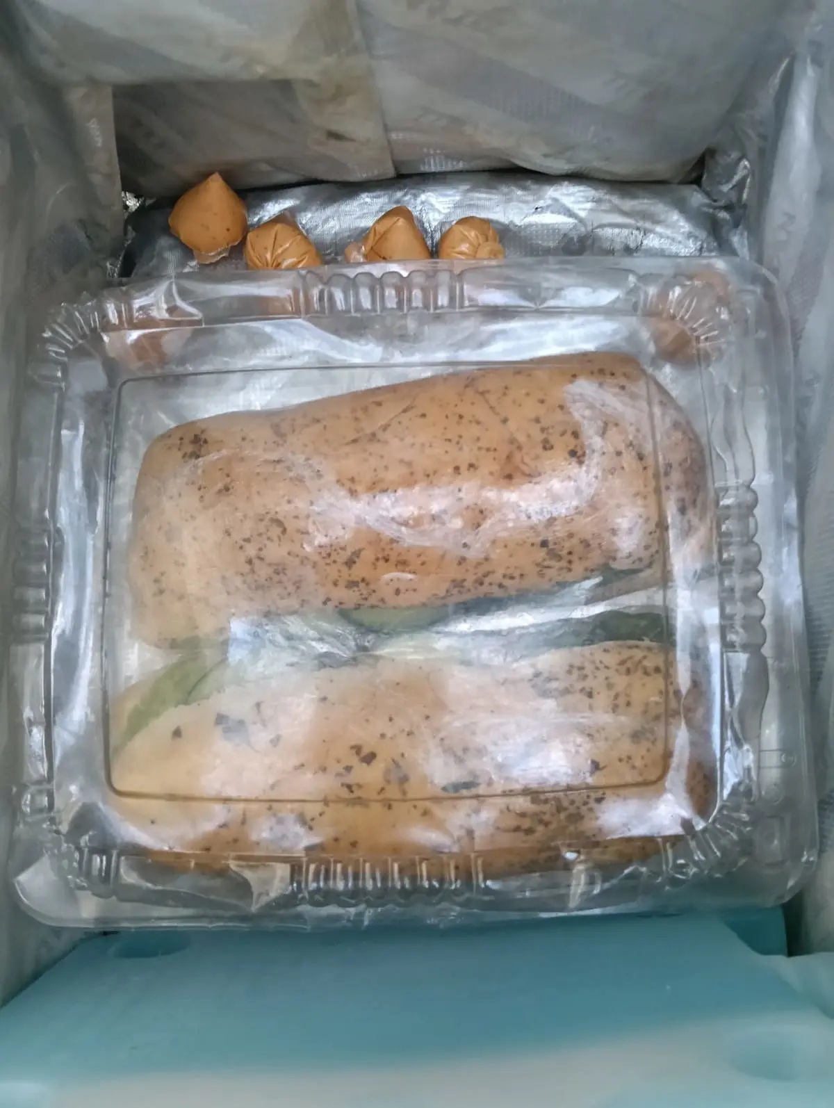 Las baguettes artesanales son una delicia para los clientes de José Maday.