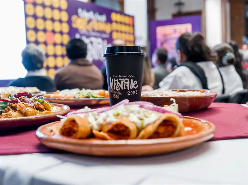 28 cocineras especializadas en la Feria de la Enchilada de Toluca. Foto: Cortesía
