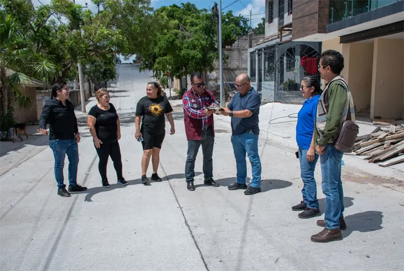 Comités vecinales supervisan trabajos en Álvaro Obregón, Los Huizaches y Francisco Alarcón Fragoso para garantizar el buen uso de los recursos. Foto: Ayuntamiento de Culiacán