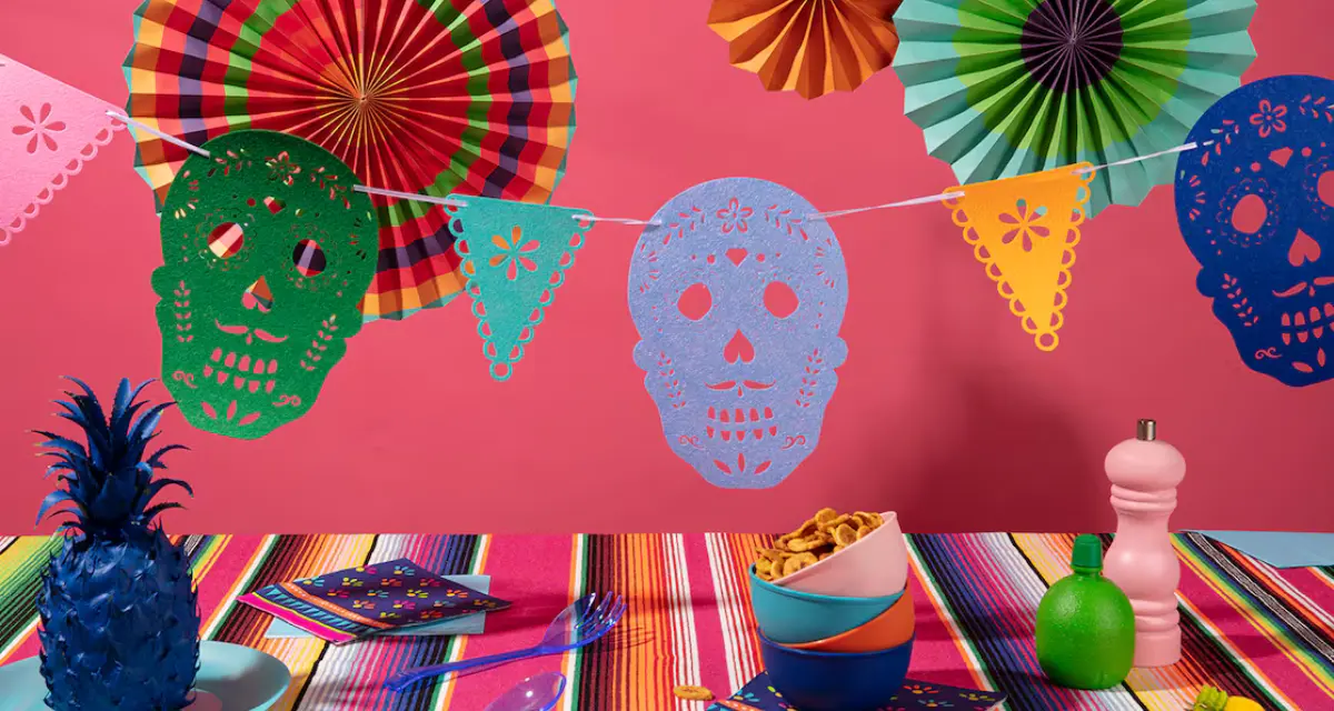 Conoce el significado del papel que es utilizado para darle vida a las calaveritas de Día de Muertos. Foto: Cortesía.