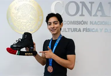 Donovan Carrillo viaja a Georgia para su primera competencia previa a Milán Cortina 2026