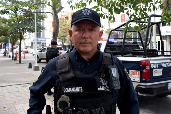 VIDEO: El comandante Álvaro Borbón trae bien puesto el uniforme de Ser Policía.