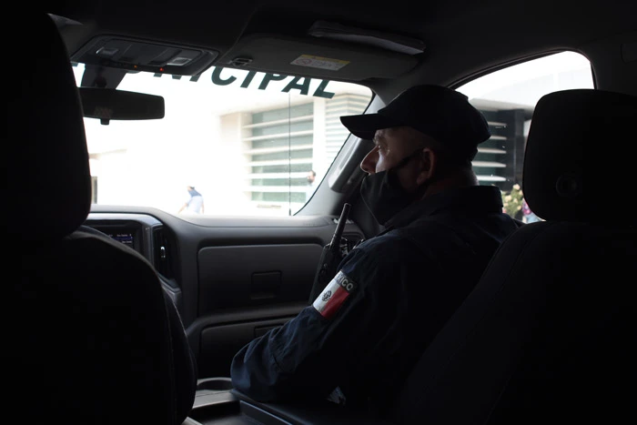 VIDEO: El comandante Álvaro Borbón trae bien puesto el uniforme de Ser Policía.