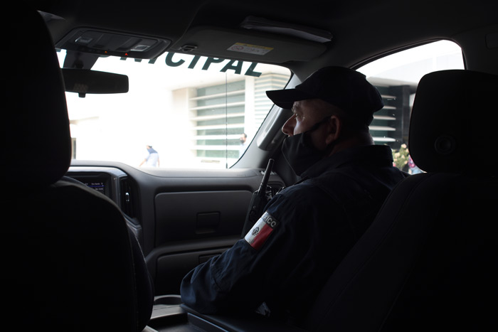VIDEO: El comandante Álvaro Borbón trae bien puesto el uniforme de Ser Policía.