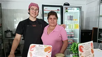 Con tacos y mariscos, Lorena y Diego reavivan el sabor en el Mercadito Tierra Blanca