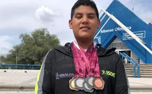 Carlos Mauricio Ramírez: nada hacia sus sueños y los convierte en oro, plata y bronce