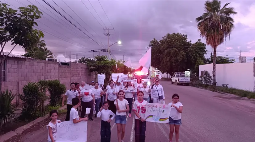 Familias de Culiacán promueven la paz y el respeto en su comunidad. Foto: Cortesía/TBN