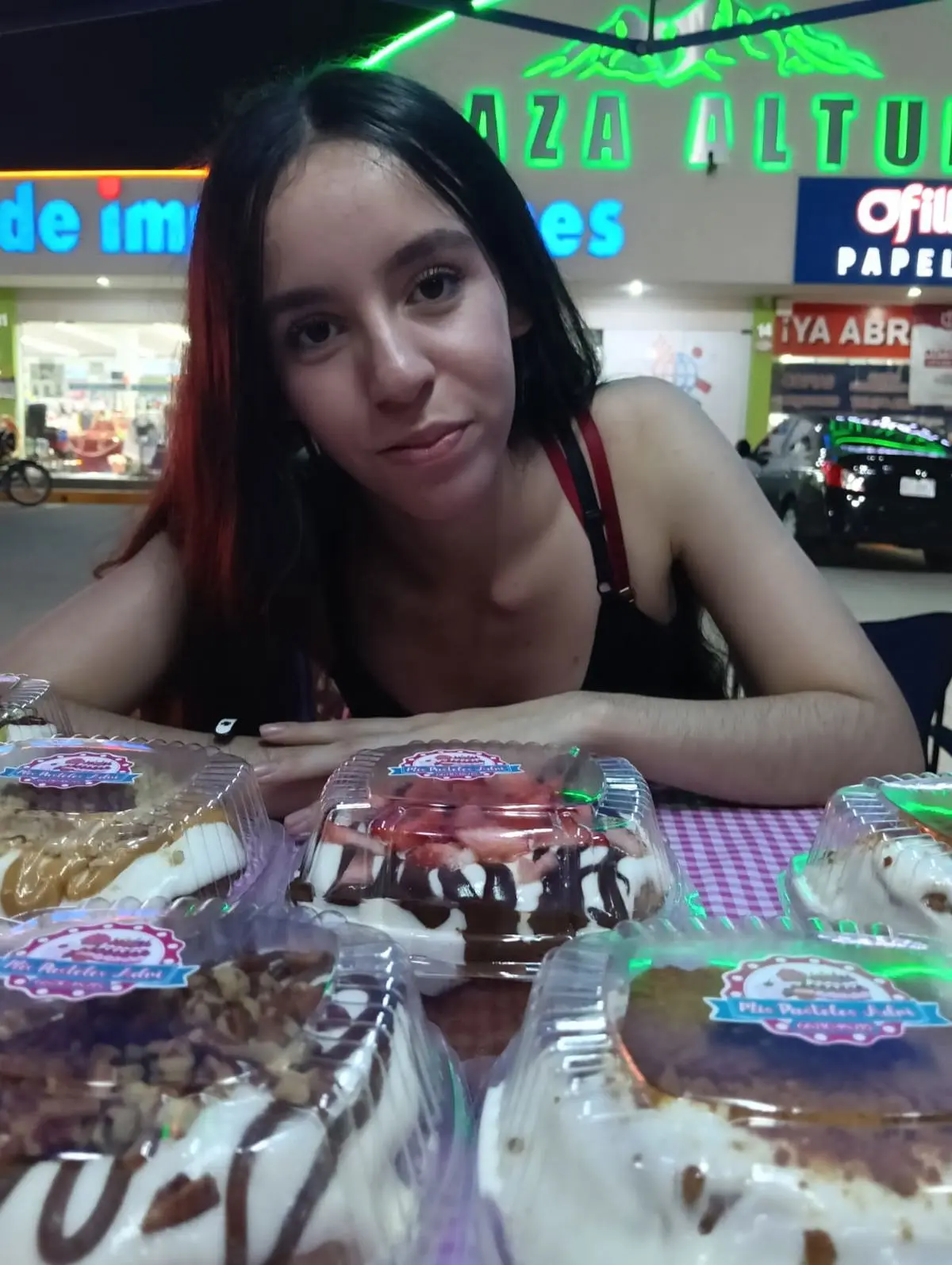María José se pone en pie desde muy temprano para amasar y dejar todo listo antes de ir a la escuela. Fotos: TBN
