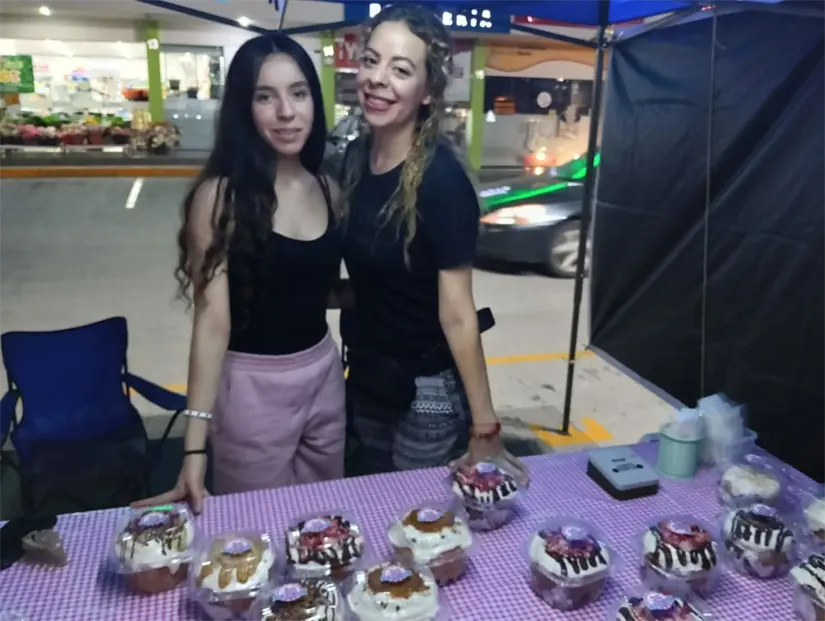 Adriana Orozco, su mamá, ha sido su mayor apoyo e impulso en este emprendimiento. Foto: TBN