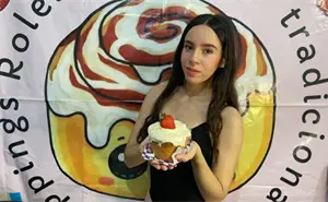 Majo, la jovencita de 16 años que hornea sueños y roles de canela en Culiacán