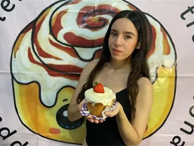 Majo, la jovencita de 16 años que hornea sueños y roles de canela en Culiacán