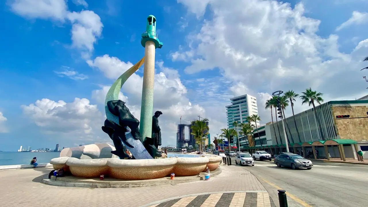 El Monumento al Pescador es un ícono del puerto de Mazatlán
