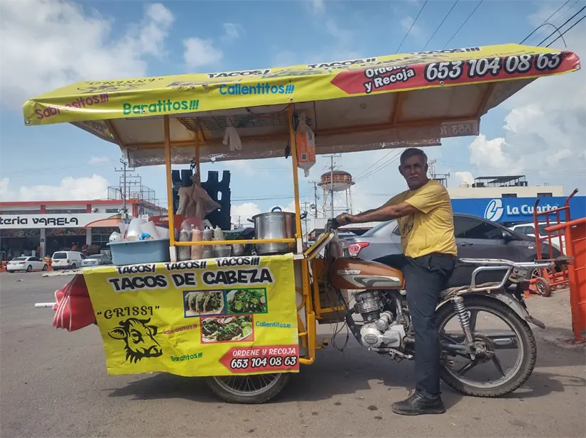 Don Nacho Quiñonez y sus tacos de cabeza: tradición, pasión y generosidad. Foto: Juan Madrigal