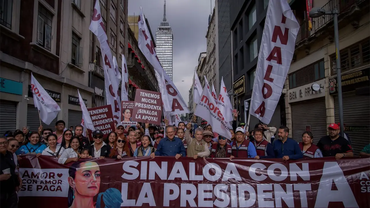 Desde el Zócalo capitalino, la presidenta Claudia Sheinbaum y el gobernador Rubén Rocha Moya reafirmaron su compromiso con el bienestar social y la Cuarta Transformación.