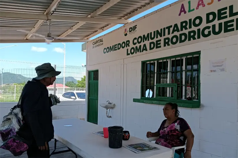 El Comedor Comunitario de Loma de Rodriguera abre sus puertas de lunes a viernes, desde las ocho de la mañana a las tres de la tarde.