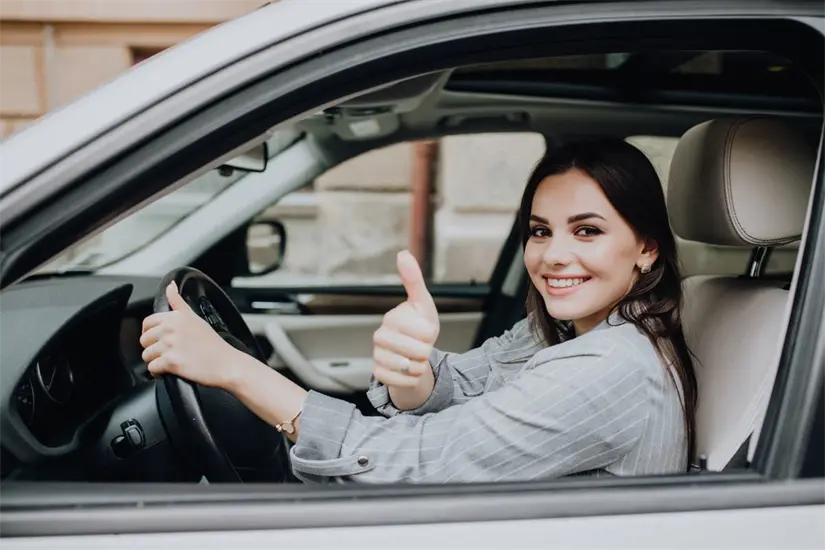 Conoce porque motivos podrían quitarte tu licencia de conducir. Foto: Freepik. 