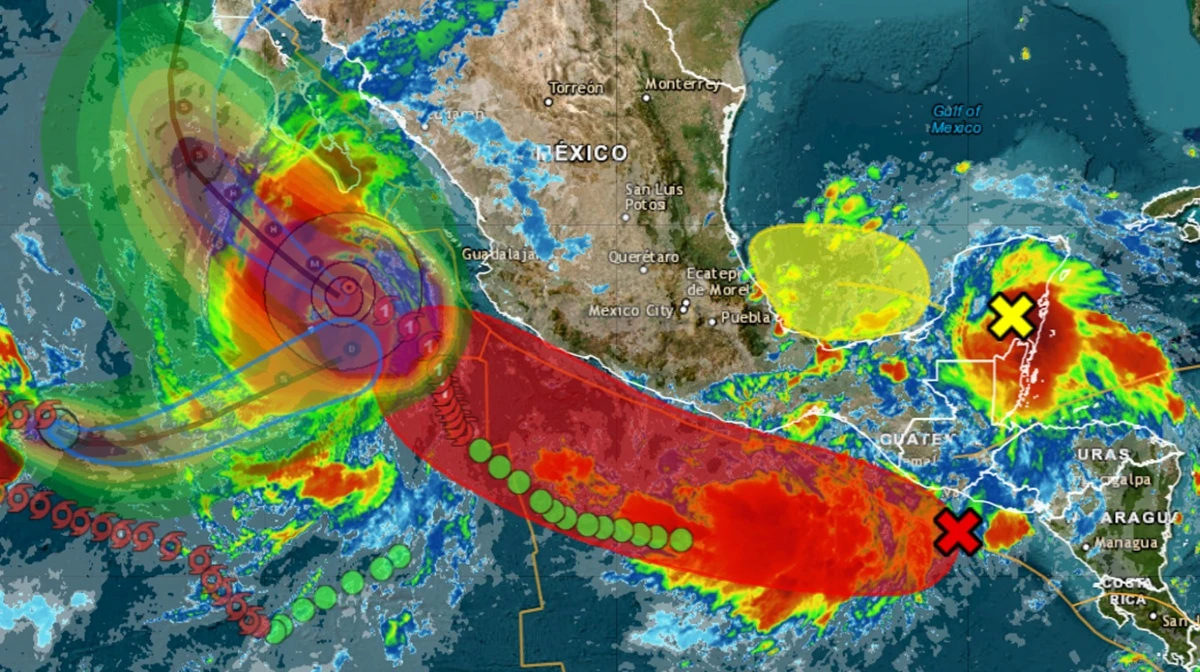 Gobierno de Baja California Sur suspende labores por huracán Priscilla en Los Cabos.