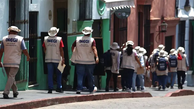 Se recomienda colaborar con el organismo para evitar multas. Foto: INEGI