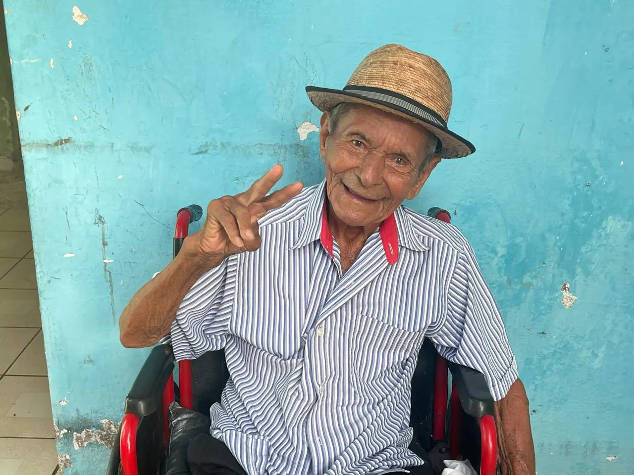 Don Pablo mejor conocido como el El Carnalito Salas a sus 92 años es la inspiración de su familia en Urías