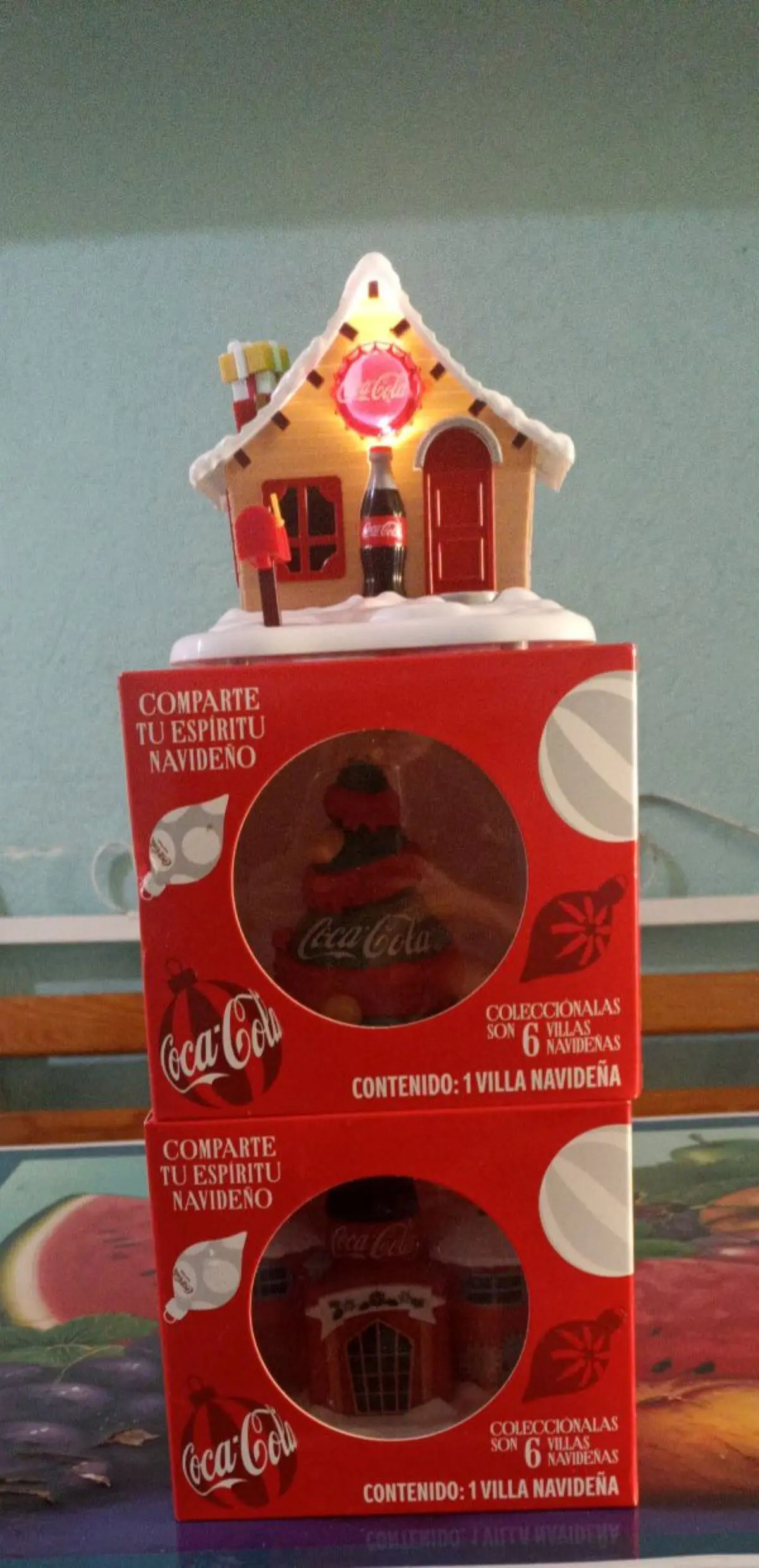 Uno de los diseños de villa navideña de Coca Cola. Foto Cortesía