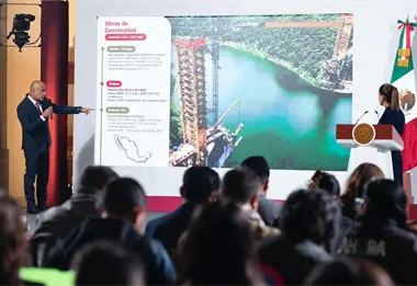 Sheinbaum anuncia inversión histórica en carreteras y puentes: más de 112 mil millones para todo el sexenio