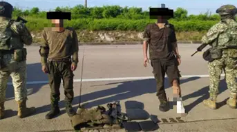 Ejército Mexicano frustra huida de civiles armados en Escuinapa, les aseguran arma y equipo táctico