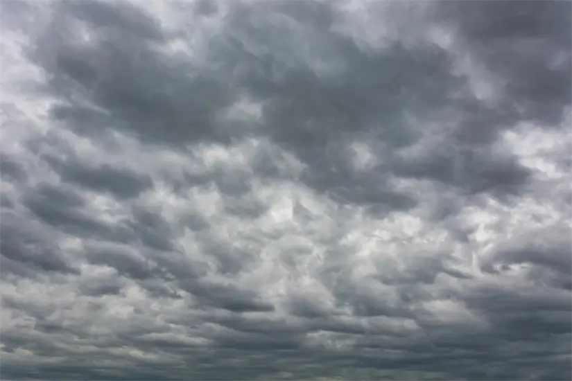 Es importante mantenerse informado ante la presencia de lluvias en la región. Foto: Freepik. 